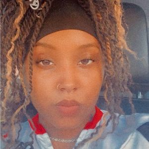 Meet your Posher, Indya